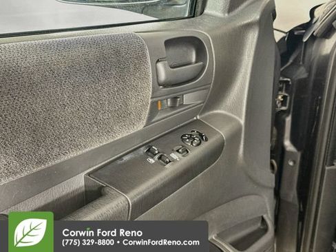 Used 2004 Dodge Dakota SLT w/ Chrome Appearance Group AWD/4WD image 19