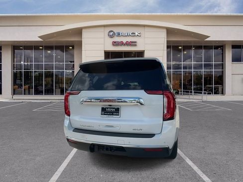 Certified 2023 GMC Yukon SLT w/ SLT Luxury Package image 13
