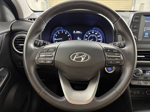 Certified 2021 Hyundai Kona Limited w/ Cargo Package image 15