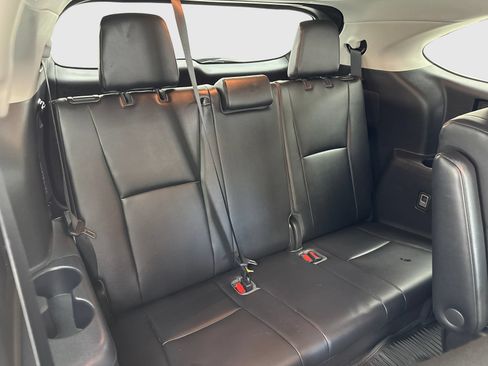 Used 2021 Toyota Highlander XLE FWD image 48