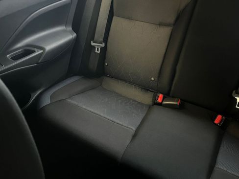 Used 2025 Nissan Versa SV image 39