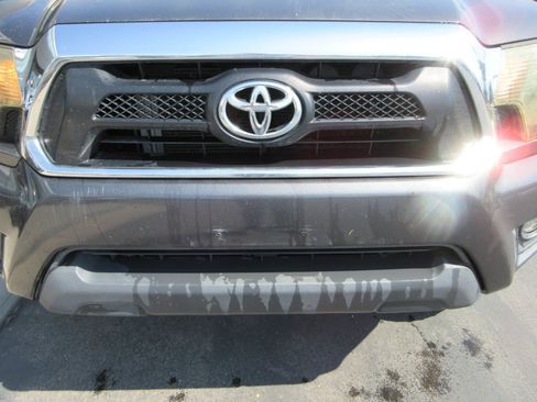 Used 2012 Toyota Tacoma 4x4 Double Cab w/ TRD Off-Road Pkg image 16
