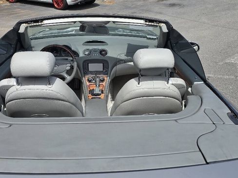 Used 2007 Mercedes-Benz SL 550 w/ AMG Sport Pkg image 25