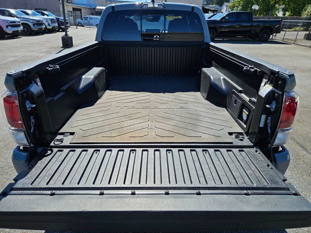 Used 2023 Toyota Tacoma TRD Sport w/ Black Out Package (TMS) AWD/4WD image 16