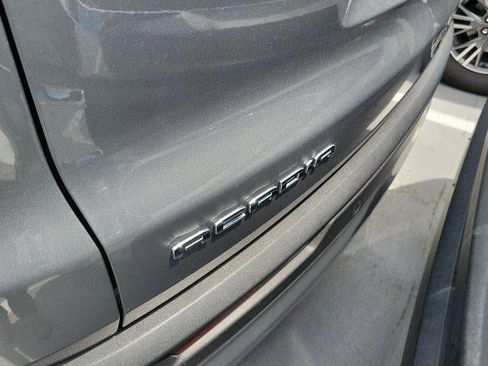 Used 2024 GMC Acadia Elevation FWD image 9