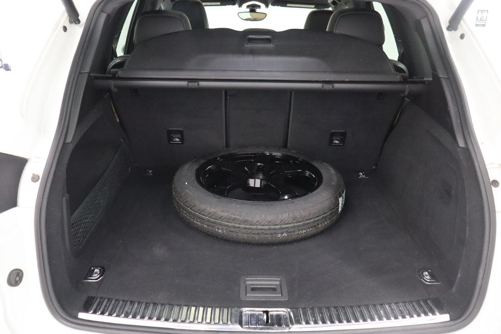 Used 2018 Porsche Cayenne AWD/4WD image 8
