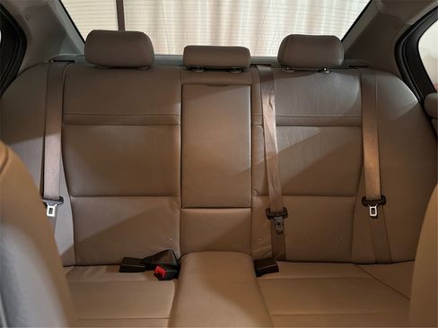 Used 2011 BMW 335i Sedan image 32