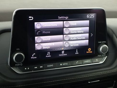 Used 2023 Nissan Rogue SV FWD image 32