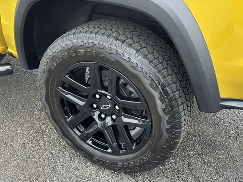 Used 2024 Chevrolet Colorado Trail Boss AWD/4WD image 9