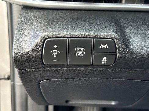 Used 2023 Hyundai Elantra Limited w/ Cargo Package FWD image 43