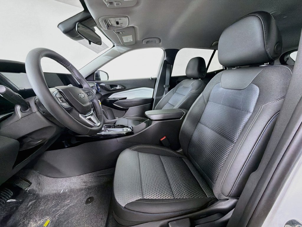 New 2026 Chevrolet Trax LT w/ Driver Confidence Package FWD image 12