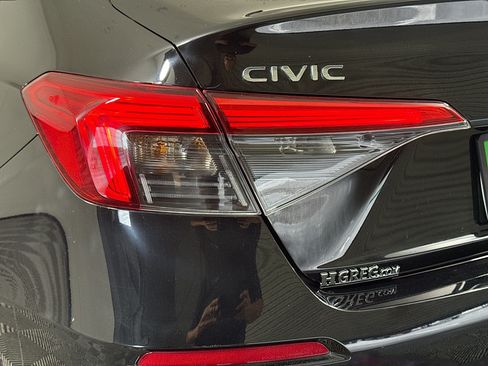 Used 2023 Honda Civic Sport image 36