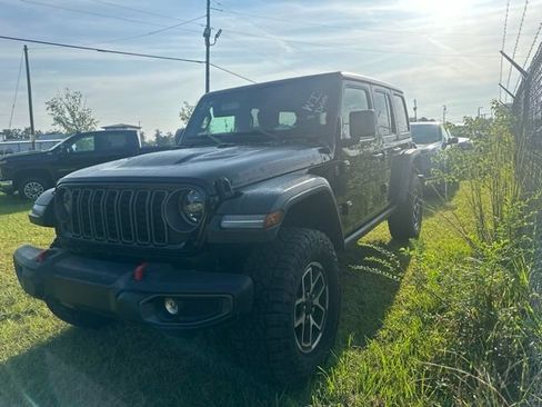 Used 2025 Jeep Wrangler Unlimited Rubicon AWD/4WD image 10