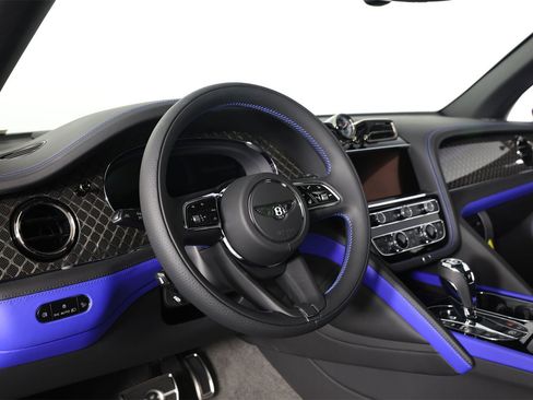 New 2025 Bentley Bentayga image 19
