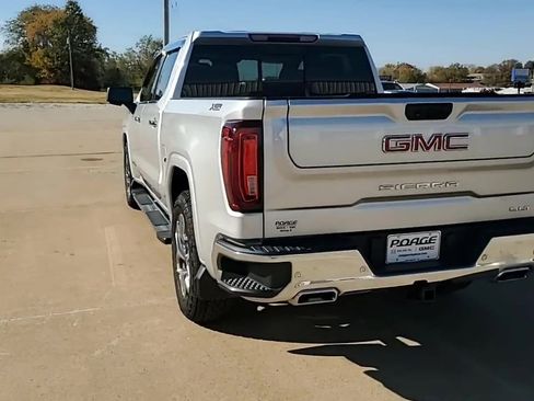 Used 2022 GMC Sierra 1500 SLT w/ SLT Premium Plus Package AWD/4WD image 7