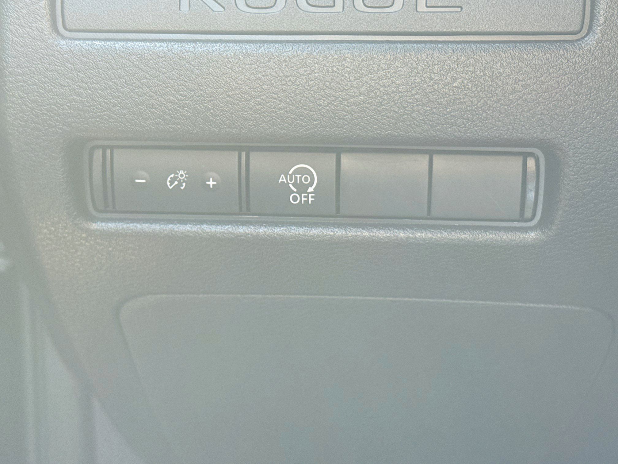 Used 2023 Nissan Rogue S AWD/4WD image 17