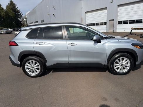 Used 2023 Toyota Corolla Cross LE FWD image 2