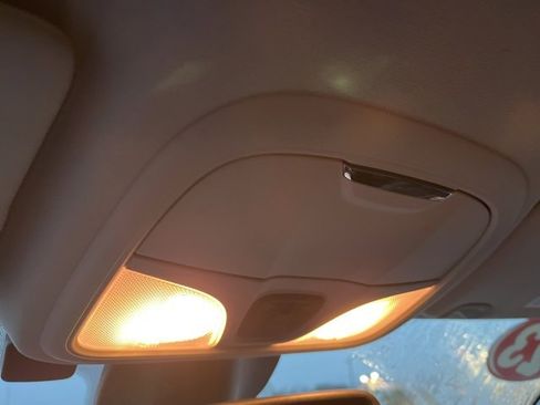 Used 2023 Jeep Cherokee Altitude Lux image 30