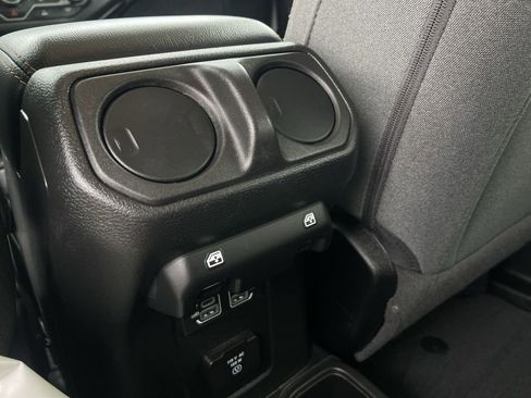 Used 2024 Jeep Wrangler Sahara image 20
