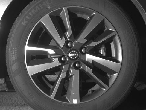 Used 2025 Nissan Versa SV image 13