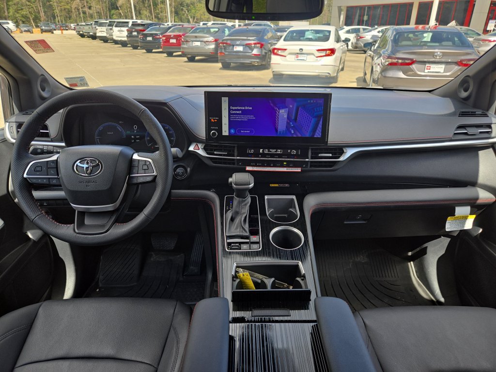 Used 2026 Toyota Sienna XSE FWD image 17