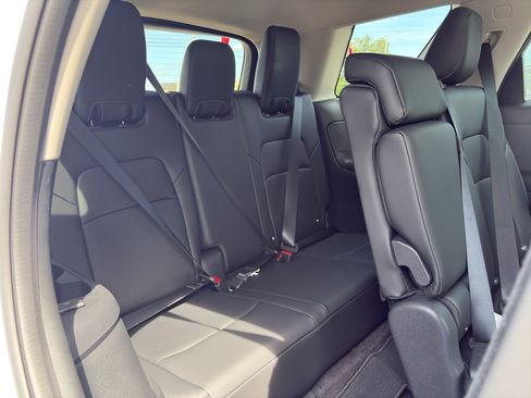 New 2026 Nissan Pathfinder SL image 18