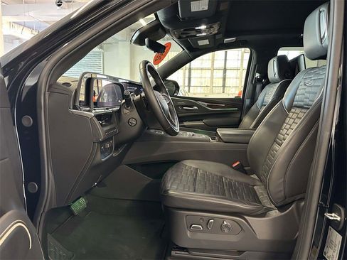 Used 2024 Cadillac Escalade Sport Platinum image 13