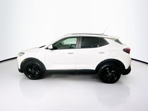 Used 2024 Buick Encore GX Sport Touring FWD image 4