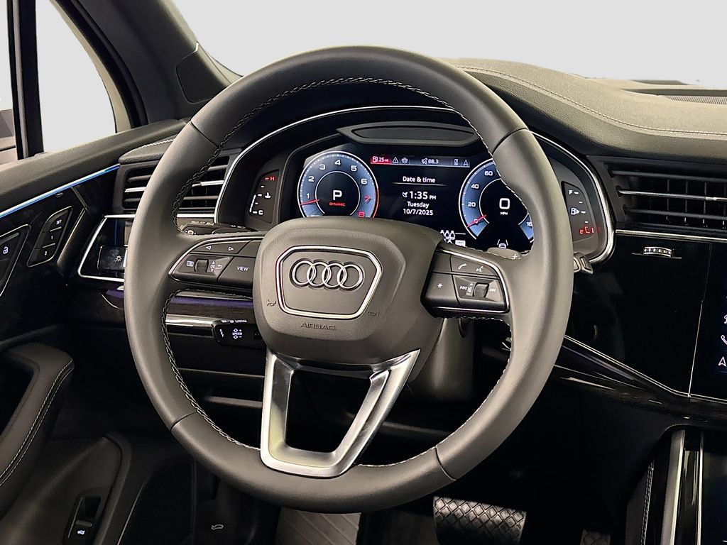 Used 2025 Audi Q7 3.0T Premium Plus AWD/4WD image 18