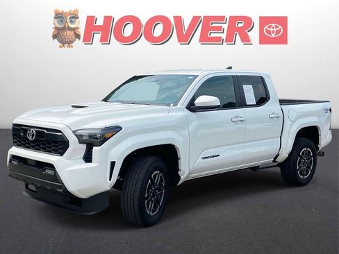 Used 2025 Toyota Tacoma TRD Sport RWD image 5