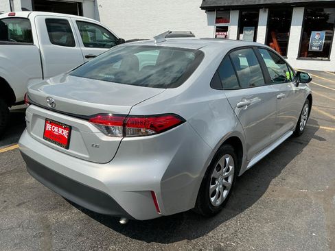 Used 2025 Toyota Corolla LE FWD image 3