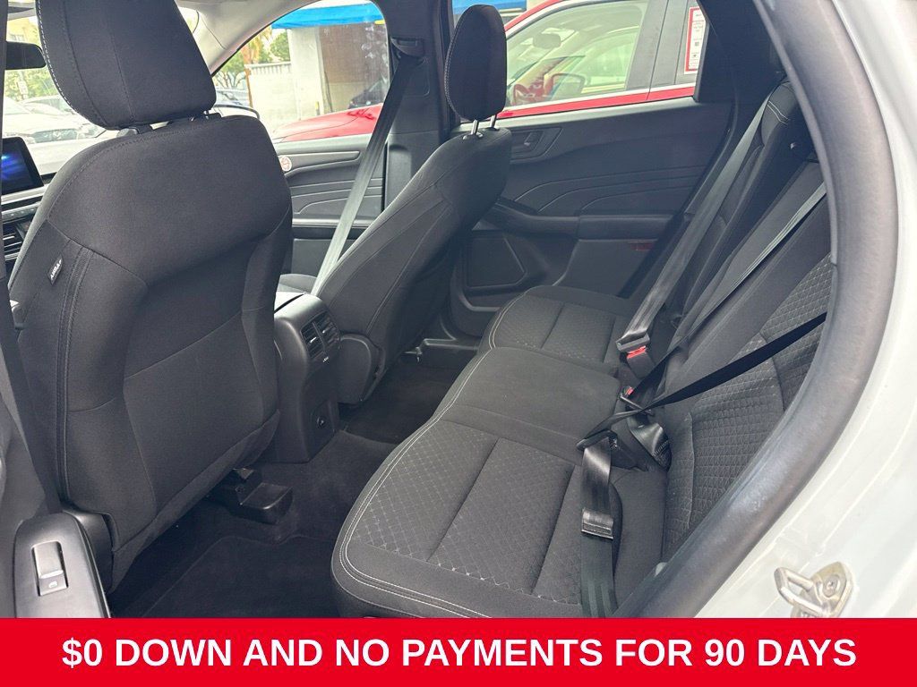 Used 2025 Ford Escape Active AWD/4WD image 4