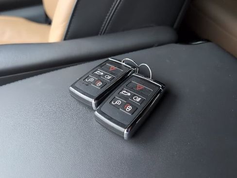 Used 2024 Land Rover Range Rover Sport Dynamic SE image 28