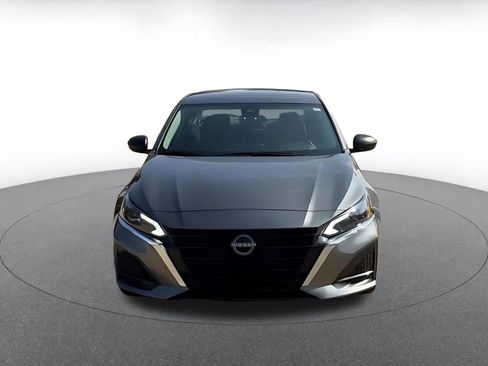 Used 2025 Nissan Altima 2.5 SV image 4