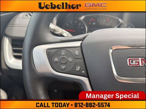 Used 2024 GMC Terrain SLT AWD/4WD image 28