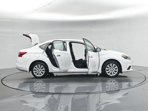 Used 2019 Nissan Sentra S FWD image 5