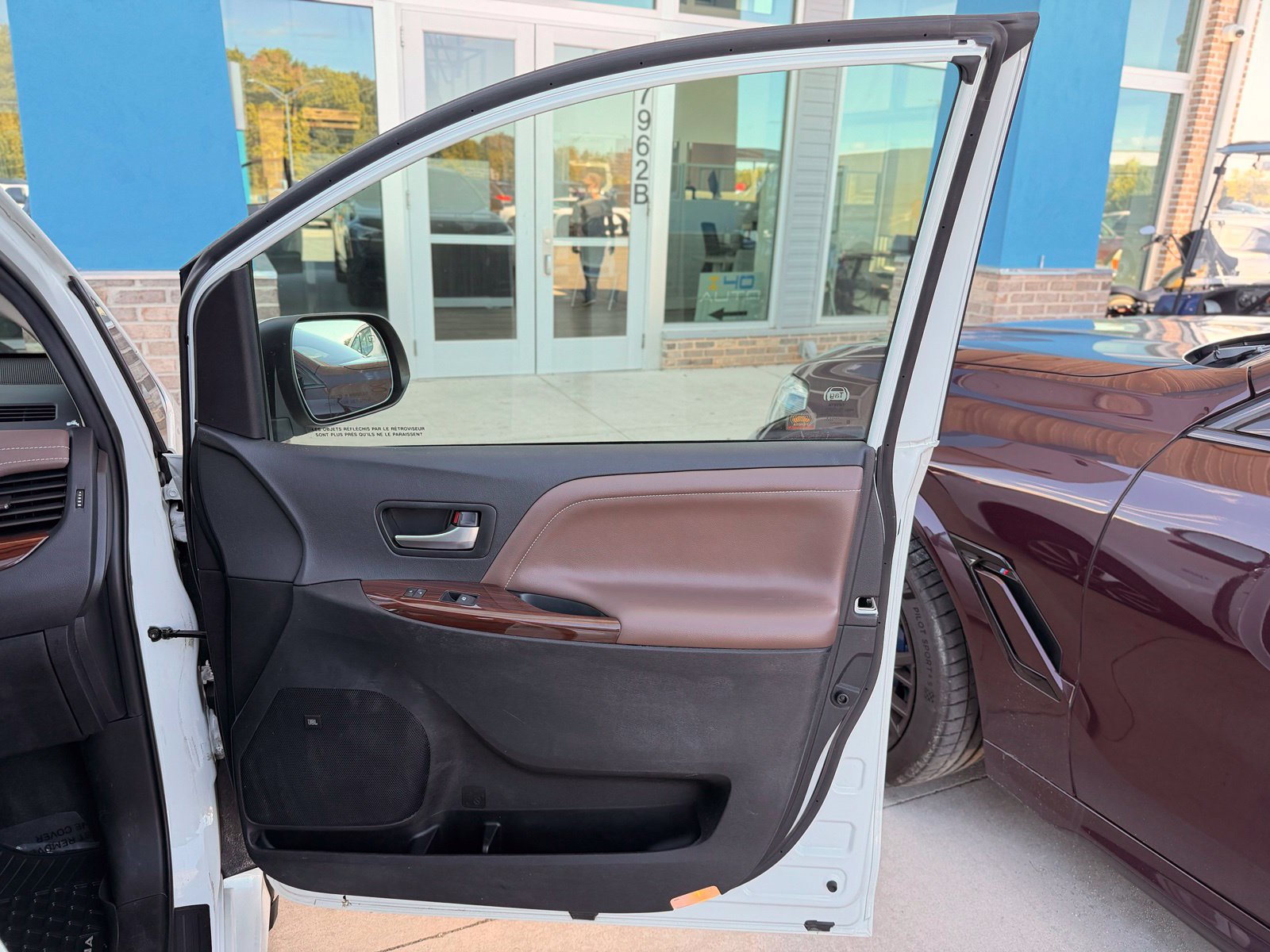Used 2020 Toyota Sienna XLE Premium AWD/4WD image 29