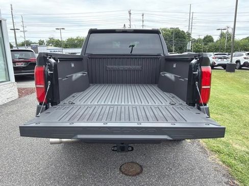 Used 2025 Toyota Tacoma SR w/ SR Upgrade Package AWD/4WD image 8