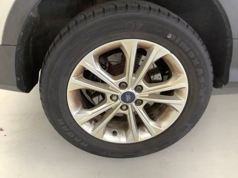 Used 2017 Ford Escape SE w/ Equipment Group 201A FWD image 8