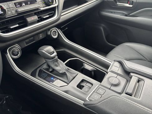 Used 2025 Toyota Grand Highlander FWD image 43