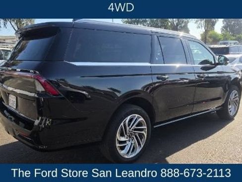 Used 2025 Lincoln Navigator L Reserve AWD/4WD image 7