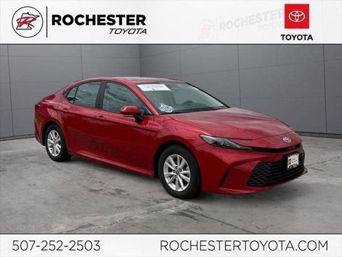 Used 2025 Toyota Camry LE FWD image 31