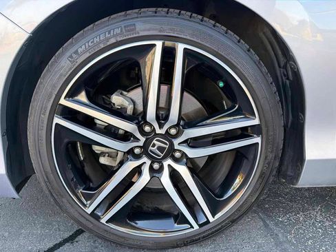 Used 2017 Honda Accord Touring image 37