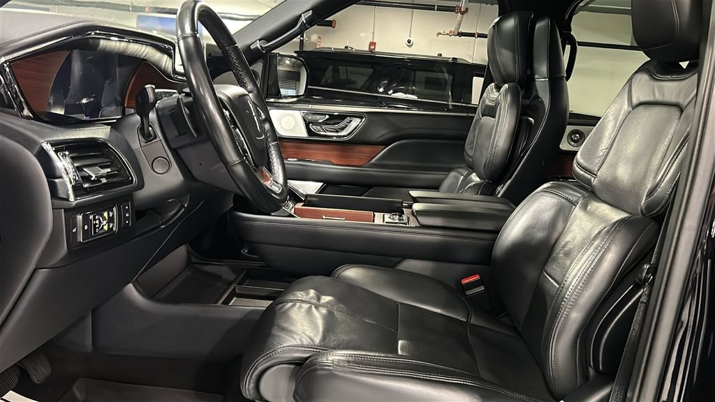 Certified 2022 Lincoln Navigator Reserve AWD/4WD image 10