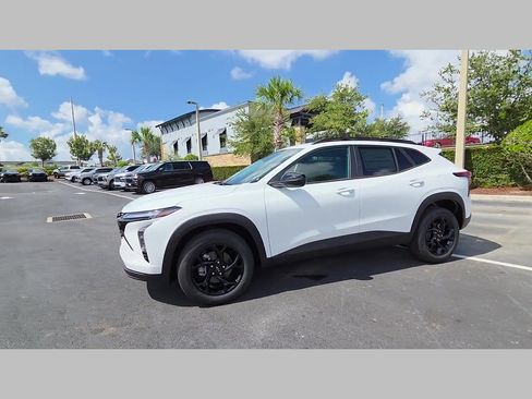 New 2026 Chevrolet Trax LT w/ Driver Confidence Package FWD image 21