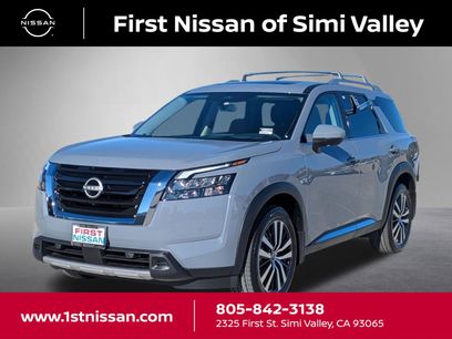 New 2025 Nissan Pathfinder Platinum w/ Cargo Package