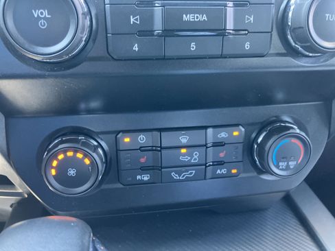 Used 2019 Ford F150 XLT w/ Equipment Group 302A Luxury AWD/4WD image 29