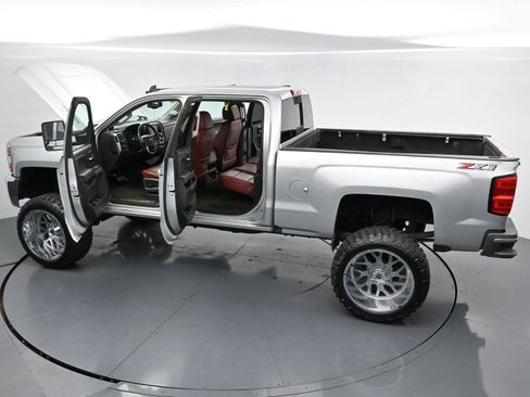 Used 2018 Chevrolet Silverado 2500 LT w/ LT Convenience Package AWD/4WD image 39