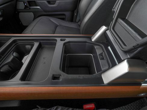 Used 2024 Land Rover Defender 130 X image 32