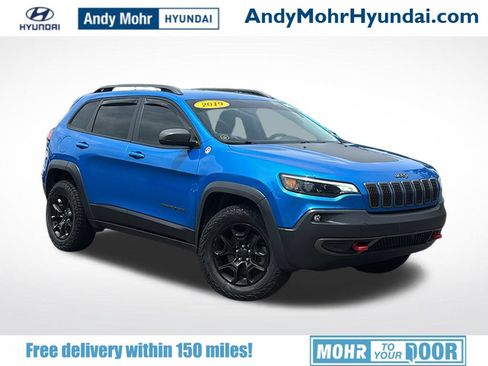 Used 2019 Jeep Cherokee Trailhawk w/ Cold Weather Group AWD/4WD image 1